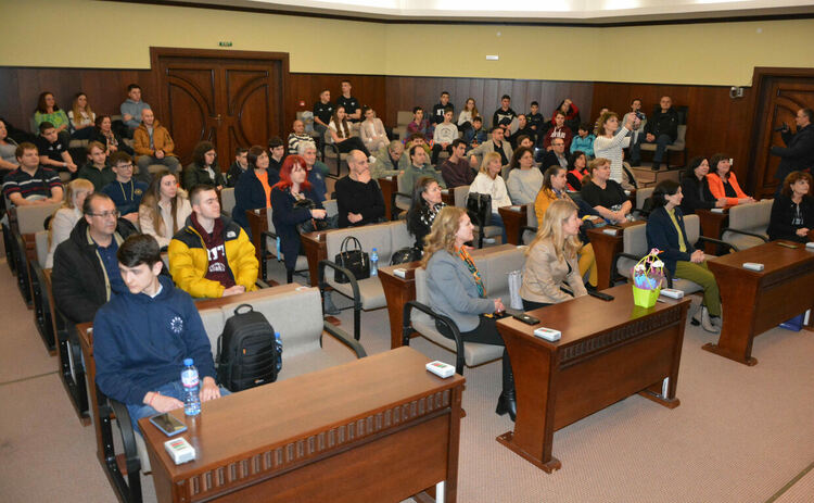 ПМГ-Хасково домакинства на  40-та Национална олимпиада по информатика