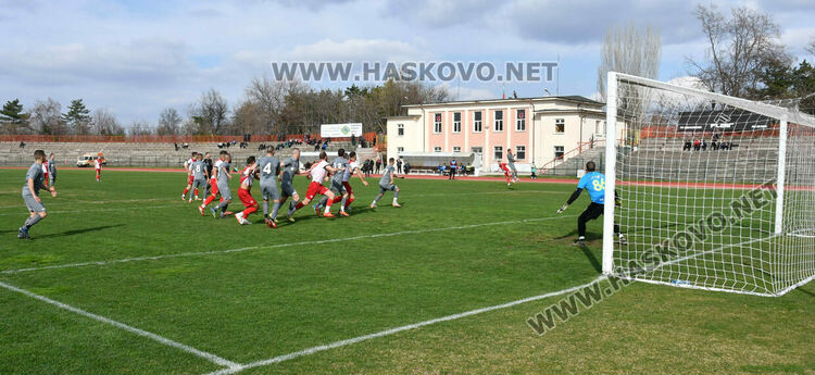 „Саяна Хасково“ с минимален успех над „Загорец“