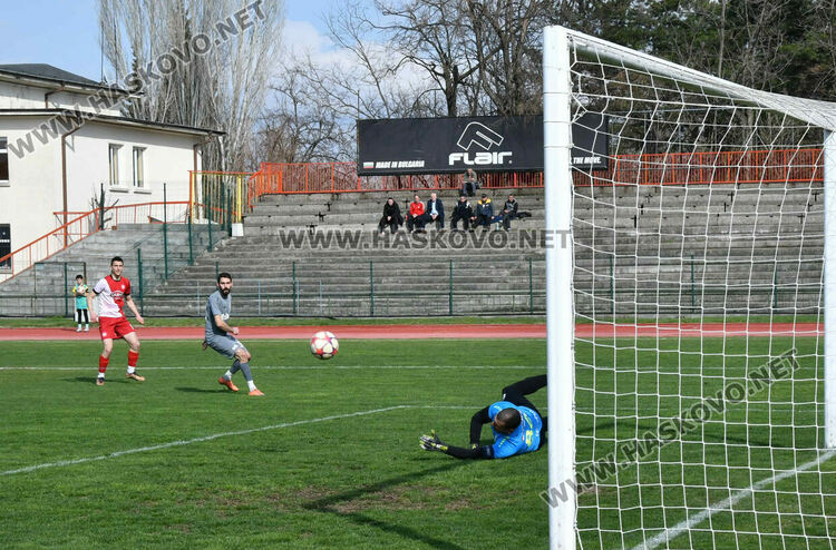 „Саяна Хасково“ с минимален успех над „Загорец“