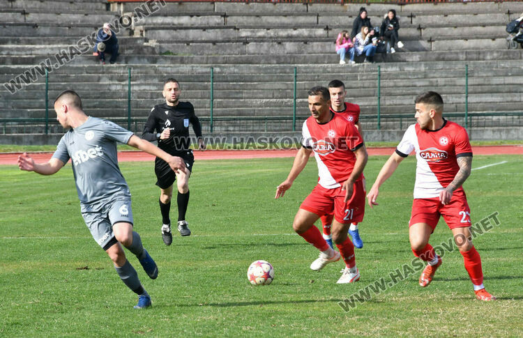 „Саяна Хасково“ с минимален успех над „Загорец“