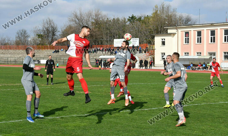 „Саяна Хасково“ с минимален успех над „Загорец“