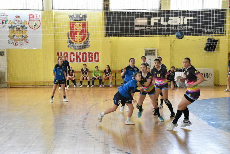 ХК “Хасково” с победа и загуба при 16-годишните