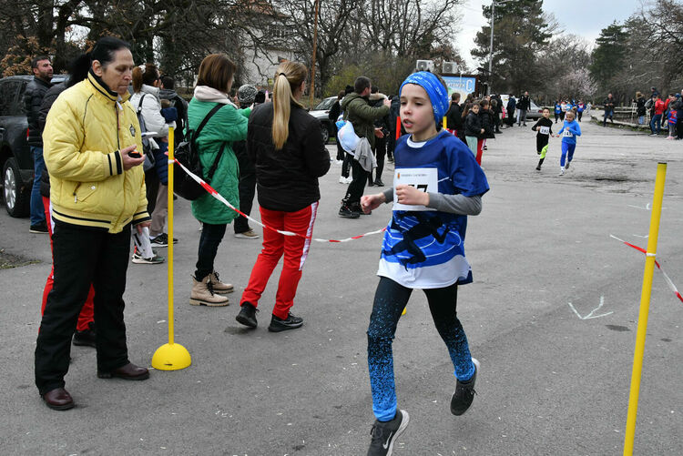Близо 150 деца се включиха в лекоатлетическия крос „Клокотница“