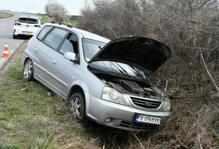 Жена пострада при катастрофа край Хасково