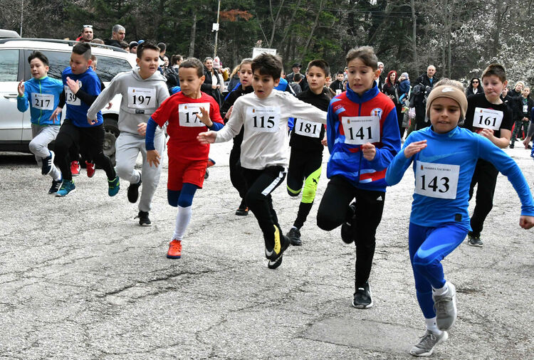Близо 150 деца се включиха в лекоатлетическия крос „Клокотница“