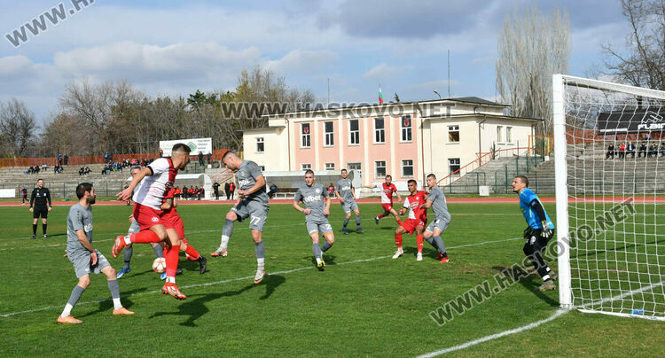 „Саяна Хасково“ с минимален успех над „Загорец“