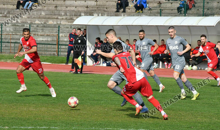 „Саяна Хасково“ с минимален успех над „Загорец“