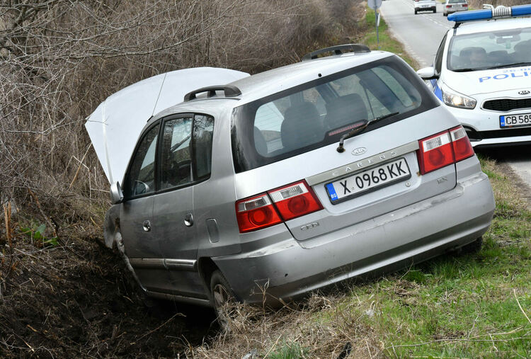Жена пострада при катастрофа край Хасково