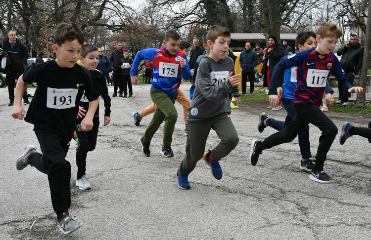 Близо 150 деца се включиха в лекоатлетическия крос „Клокотница“