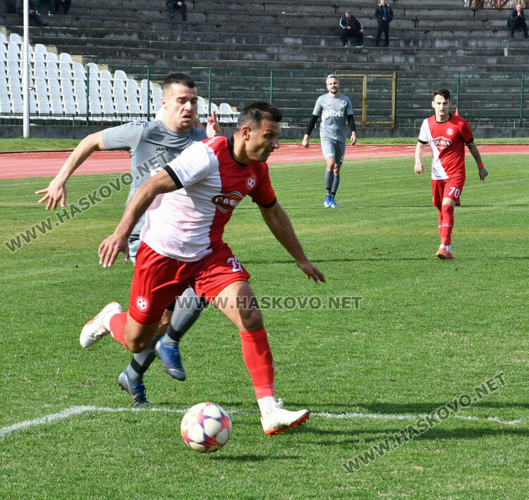 „Саяна Хасково“ с минимален успех над „Загорец“