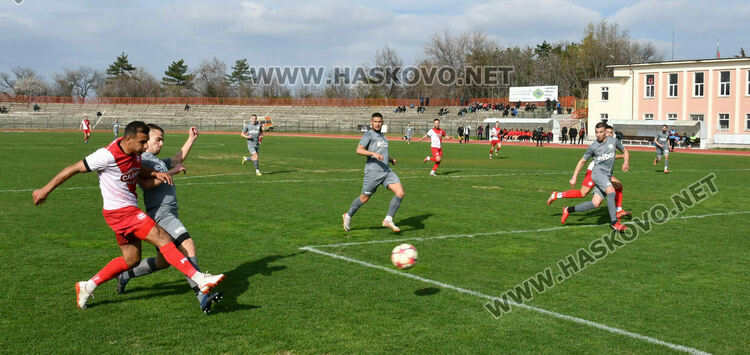 „Саяна Хасково“ с минимален успех над „Загорец“