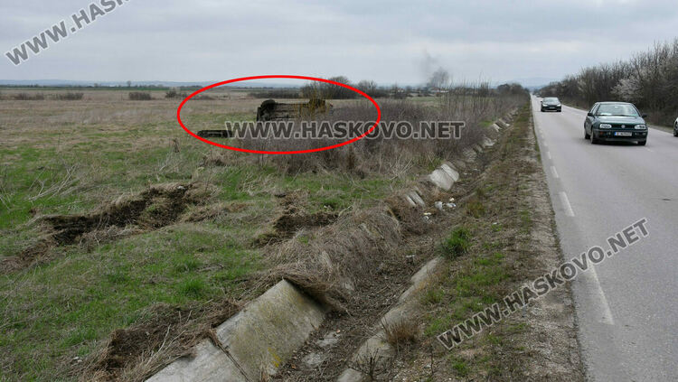 Мъж е с леки наранявания, след като се преобърна с колата си