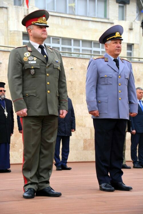 Кметът Грудев към военните: Съхранете честта и традициите на българската армия