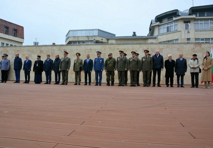 Кметът Грудев към военните: Съхранете честта и традициите на българската армия