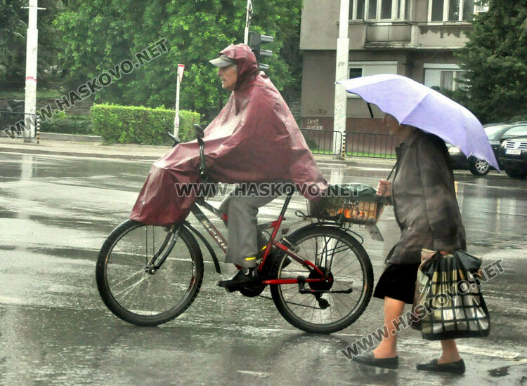 Жълт код за значителни валежи в част от Хасковска област