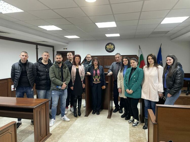 Административен съд - Смолян беше домакин на практическо обучение на студенти