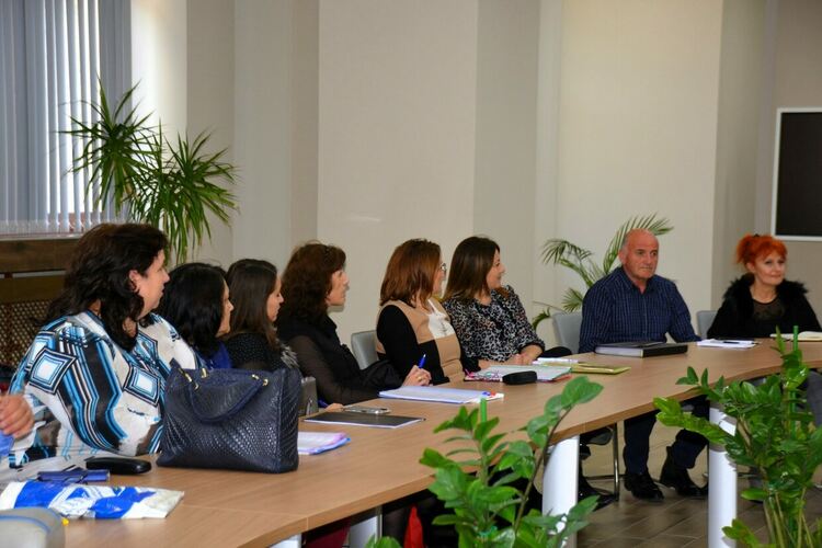 Обсъдиха как да се действа при възникване на извънредни ситуации или инциденти в учебните и детските заведения 