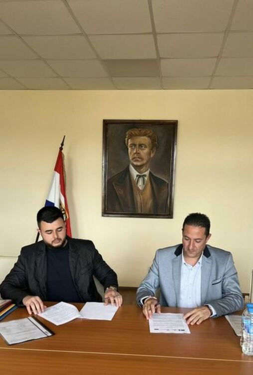 Кметът Кирил Стоев подписа договора за ремонт на Общински исторически музей – Радомир