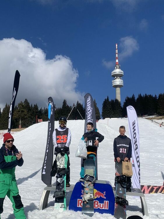  10 медала завоюваха съзтезателите от СК „Сноуборд Общество“ Смолян на Държавното първенство по свободни дисциплини