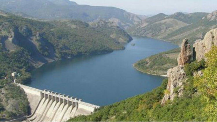 Малко над 21 млн. кубични метра е нивото на язовир „Студена“, но изпускане на част от обема му не се предвижда за момента