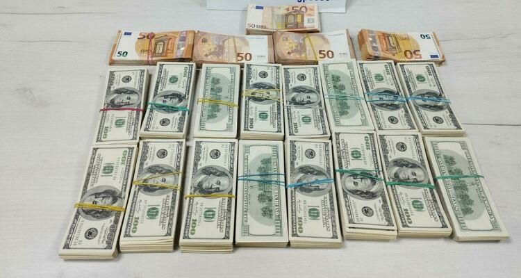 Недекларирана валута за над 330 хил.лв. е открита на пункта "Капитан Андреево"