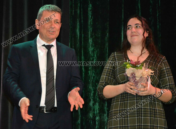 Трупата на хасковската Езикова гимназия представя България на Международния фестивал за училищен театър на испански език