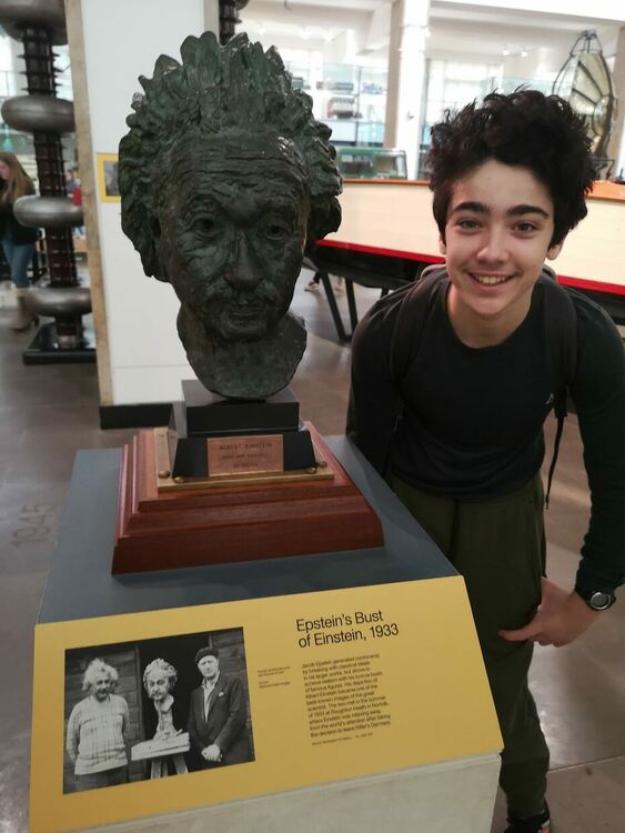 Енрике Диаз