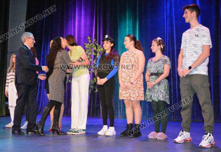 Трупата на хасковската Езикова гимназия представя България на Международния фестивал за училищен театър на испански език