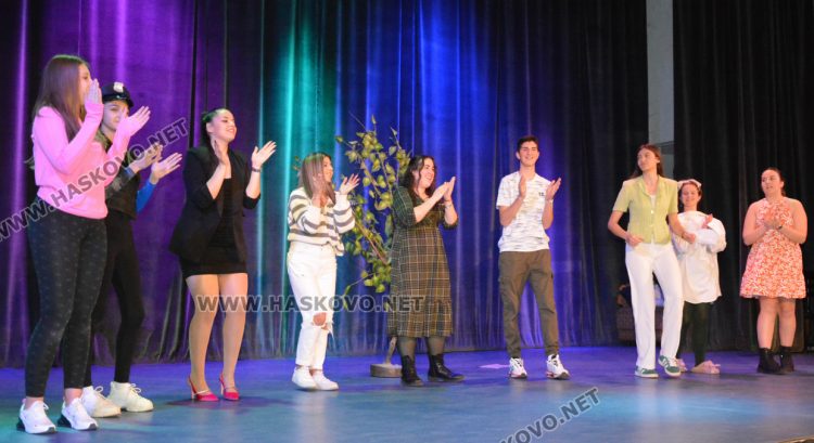 Трупата на хасковската Езикова гимназия представя България на Международния фестивал за училищен театър на испански език