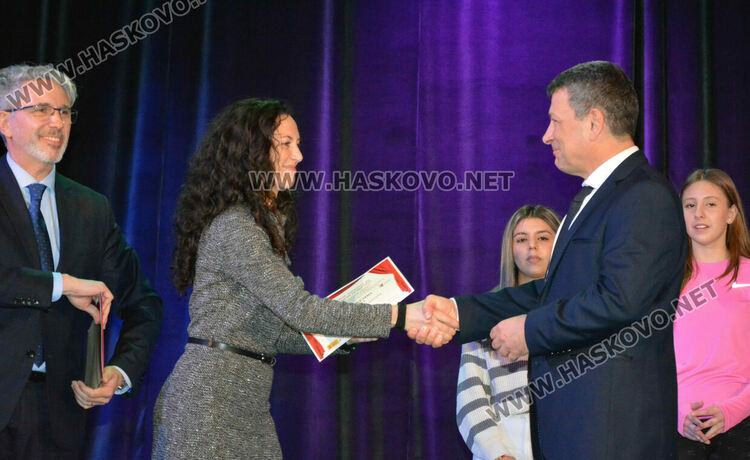 Трупата на хасковската Езикова гимназия представя България на Международния фестивал за училищен театър на испански език