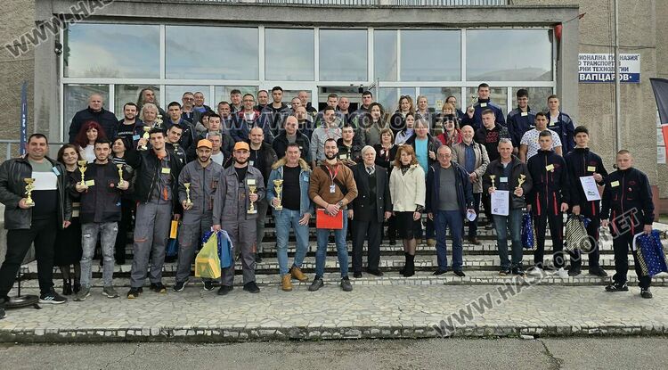 Тимът от  Бургас е  победителят в състезанието „Най-добър млад монтьор и водач на МПС“