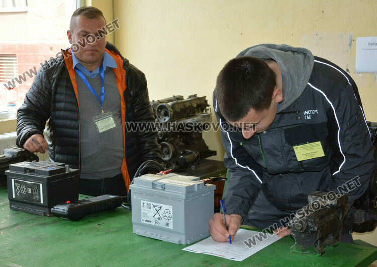 Тимът от  Бургас е  победителят в състезанието „Най-добър млад монтьор и водач на МПС“