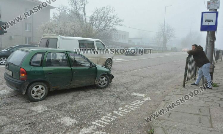 Сутрешната мъгла доведе до катастрофа в Хасково