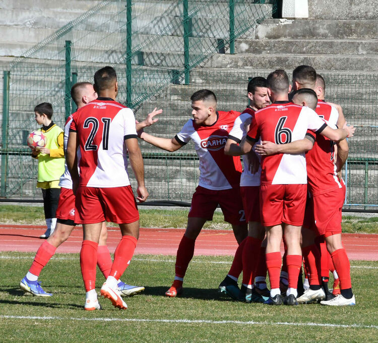 „Саяна Хасково“ взе гостуването си на „Локомотив“