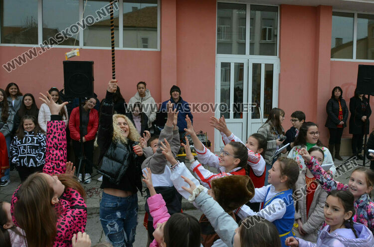 На Сирни Заговезни в ОУ "Климент Охридски" гониха злите сили 