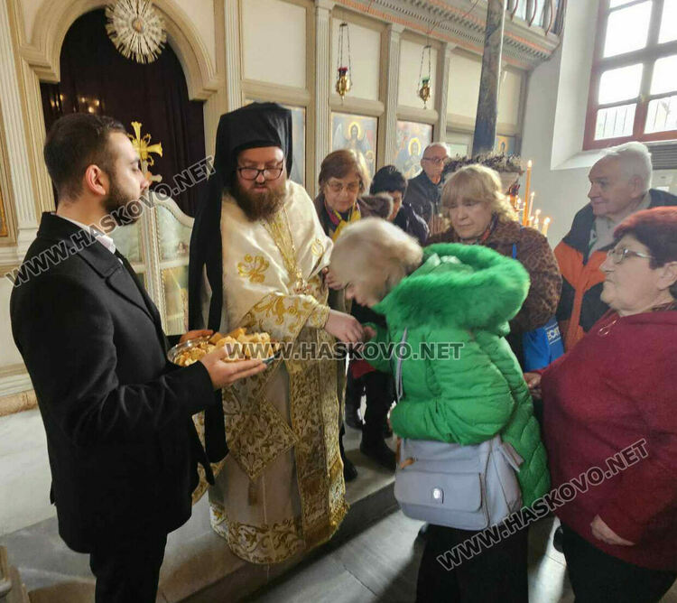 Откриха барелеф на отец Александър Чъкърък в Одрин 