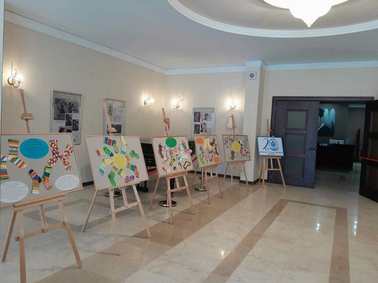 Изложба на децата от Дневен център за деца с увреждания за Световния ден на хората със Синдром на Даун