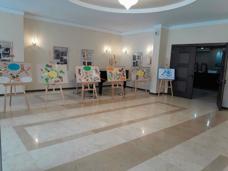 Изложба на децата от Дневен център за деца с увреждания за Световния ден на хората със Синдром на Даун