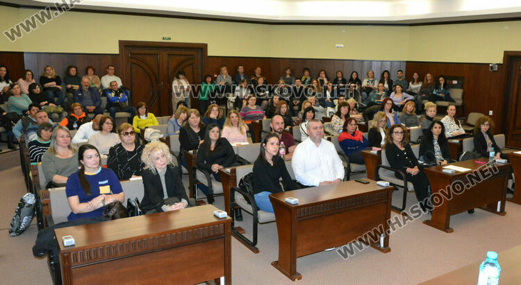 Превенцията на зависимостите е наблюдението и реакцията на емоционалния свят на децата още в ранна възраст, казват специалистите