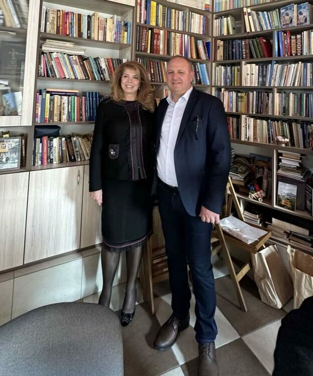 Кметът Николай Митков присъства на откриването на барелефа на отец Александър Чъкърък