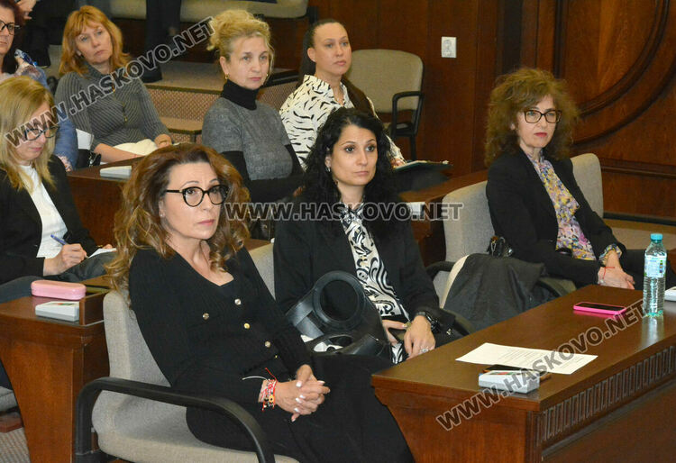 Превенцията на зависимостите е наблюдението и реакцията на емоционалния свят на децата още в ранна възраст, казват специалистите