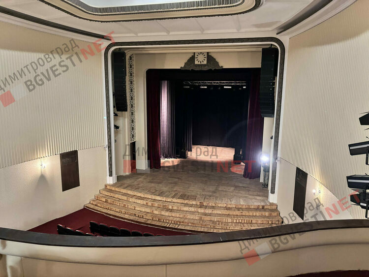 Приключи ремонта на емблематичния за града културен дом "Химик"