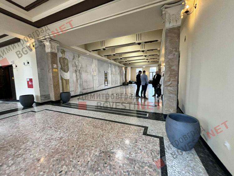 Приключи ремонта на емблематичния за града културен дом "Химик"