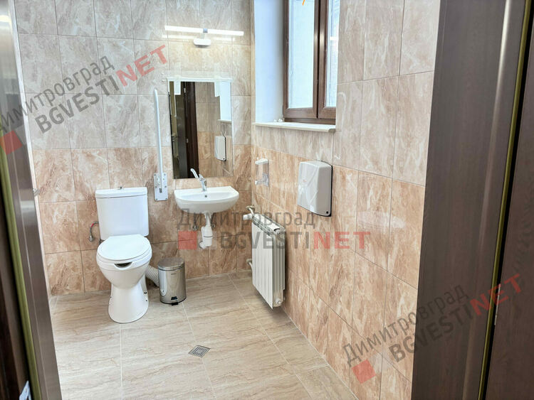 Приключи ремонта на емблематичния за града културен дом "Химик"