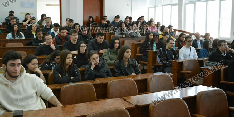 УНСС включва в Центъра си в Хасково местни академични преподаватели