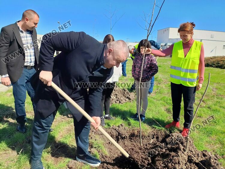Отбелязаха Световния ден на водата със засаждане на над 100 дръвчета 