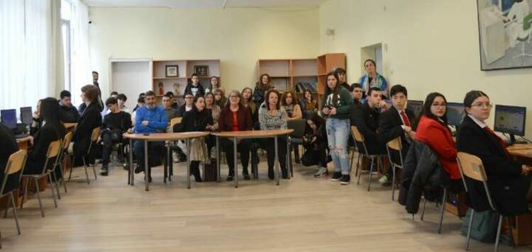 СУ "Отец Паисий" бе домакин на проява от Месеца на Америка в Кърджали, посрещна заместник посланика на САЩ