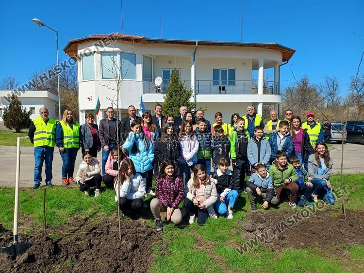 Отбелязаха Световния ден на водата със засаждане на над 100 дръвчета 