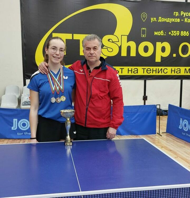 Нина Николова от Спортен клуб по тенис на маса „Металик“ е новият шампион на България по тенис на маса за кадетки до 15 г. 