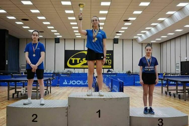 Нина Николова от Спортен клуб по тенис на маса „Металик“ е новият шампион на България по тенис на маса за кадетки до 15 г. 